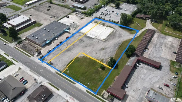 $225,000 | 1001 West Main Street, West Frankfort, IL 62896