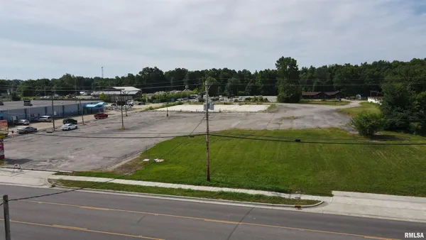 $225,000 | 1001 West Main Street, West Frankfort, IL 62896