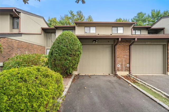 $6,000 | 236 Hamlet Drive, Jericho, NY 11753