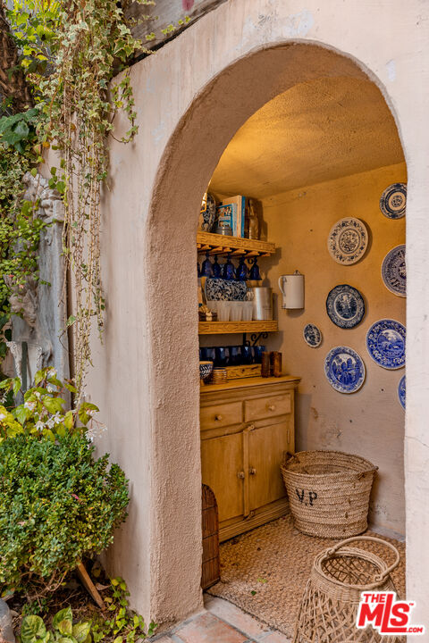 175 West Channel Road Santa Monica, CA 90402 - Photo 29 of 53 a close up of a sink and a potted plant