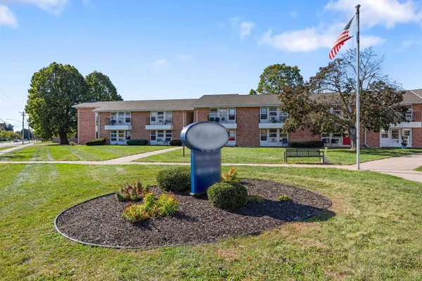 $1,295 | 1601 North Randall Avenue, Unit 38, Janesville, WI 53545