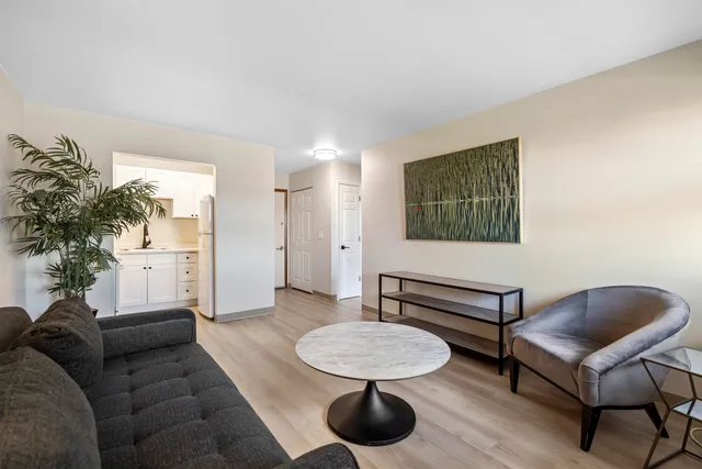 $1,225 | 1601 North Randall Avenue, Unit 34, Janesville, WI 53545