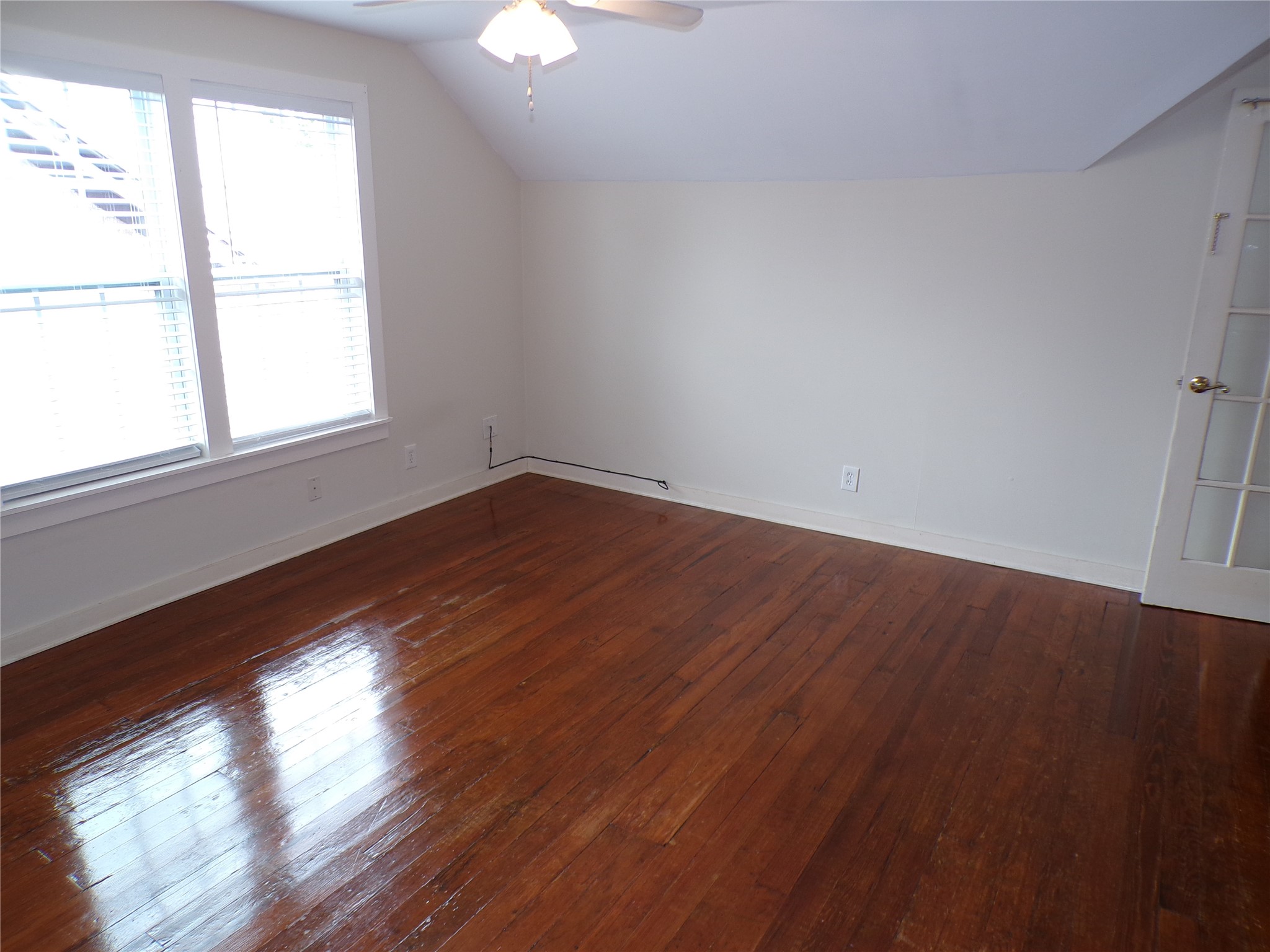 3416 Morrison Street, Unit 9 Houston, TX 77009 - Photo 10 of 38 Living room with hardwood floors.