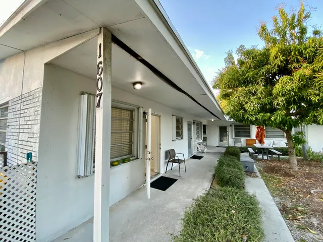 $1,500 | 1607 Holly Street, Unit 1, Lantana, FL 33462