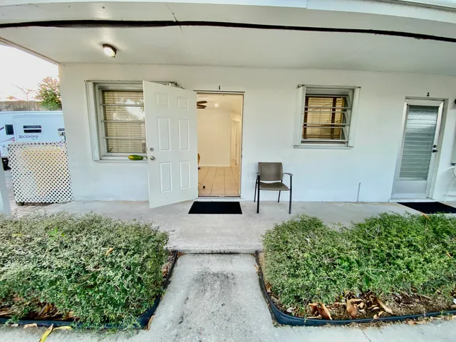 $1,500 | 1607 Holly Street, Unit 1, Lantana, FL 33462