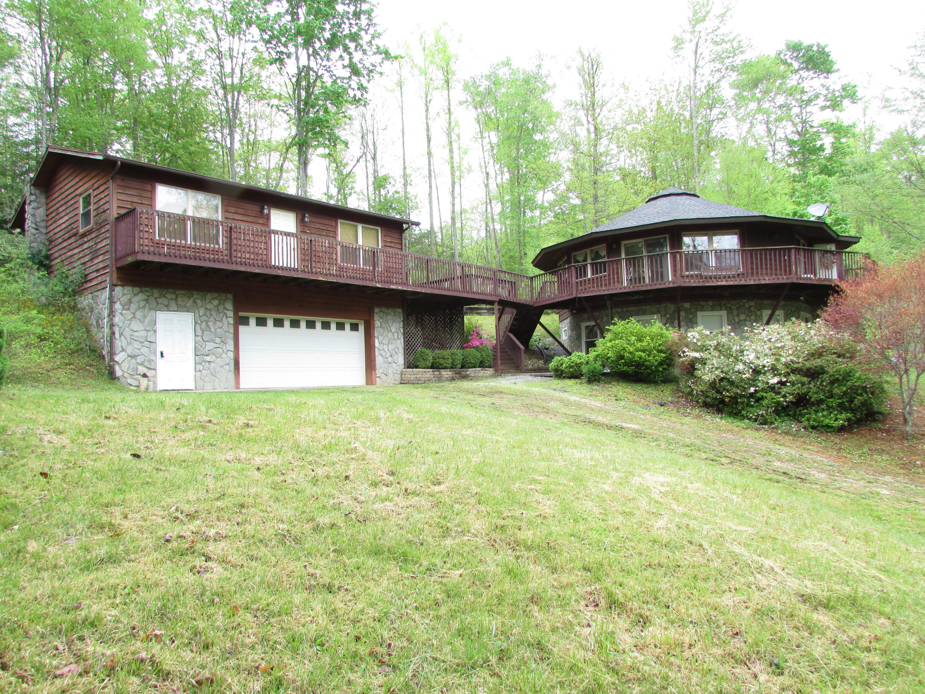 167 Violet Lane Hampton, TN 37658 - Photo 1 of 55 167 Violet Lane