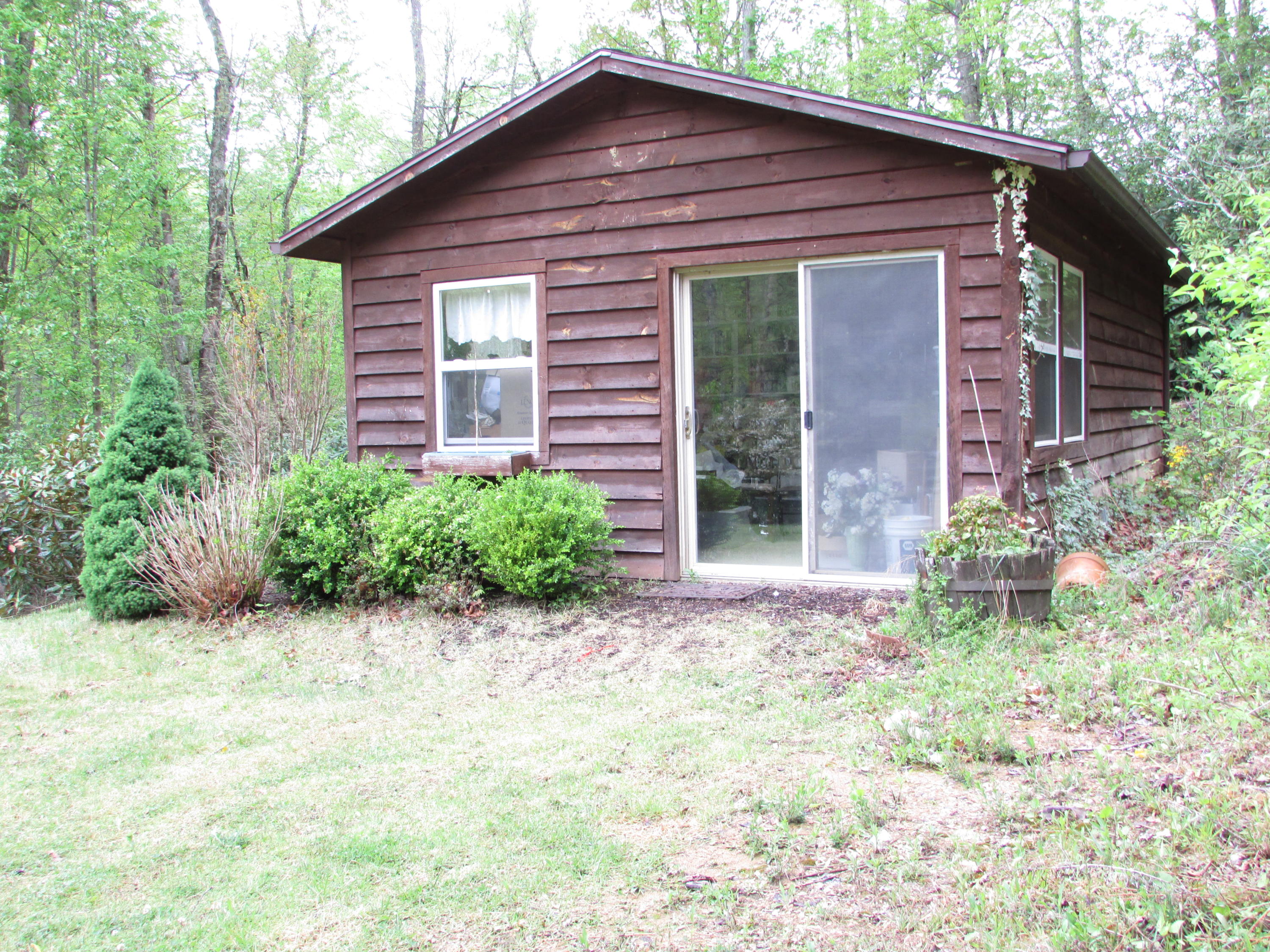 167 Violet Lane Hampton, TN 37658 - Photo 3 of 55 167 Violet Lane Hampton TN 37658 (6)