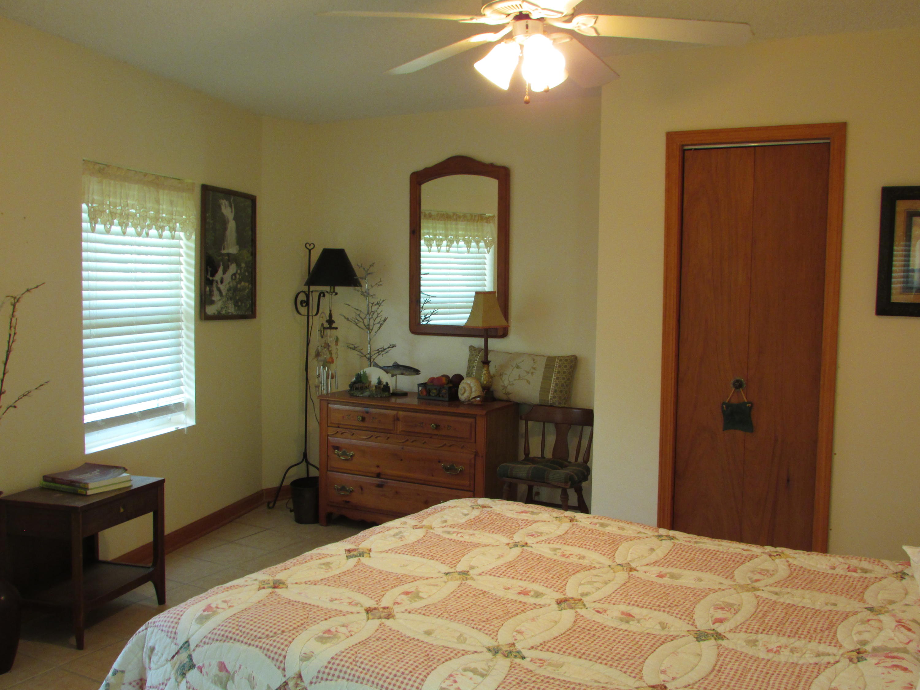 167 Violet Lane Hampton, TN 37658 - Photo 41 of 55 167 Violet Lane Hampton TN 37658 (61)