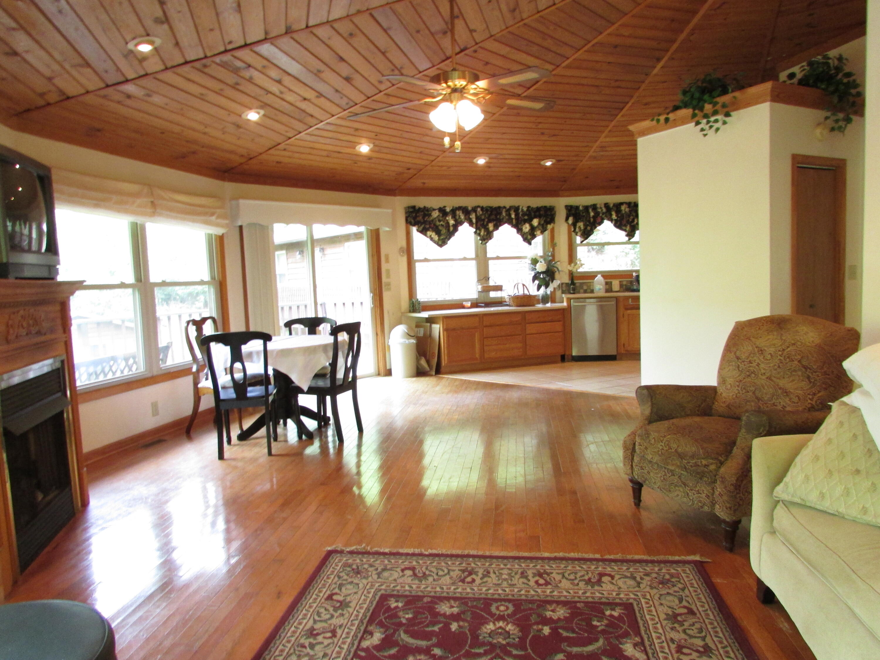 167 Violet Lane Hampton, TN 37658 - Photo 46 of 55 167 Violet Lane Hampton TN 37658 (66)