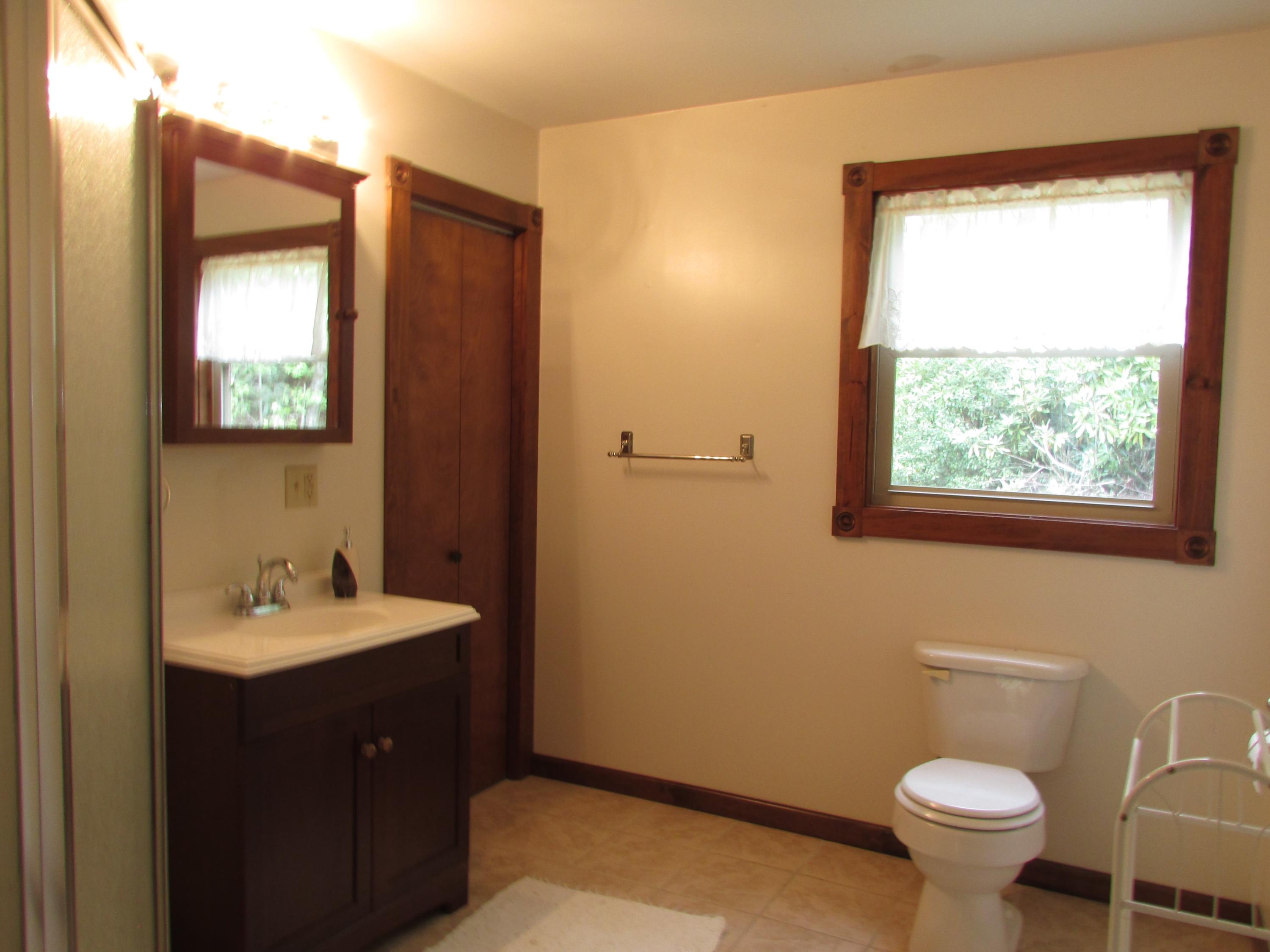 167 Violet Lane Hampton, TN 37658 - Photo 51 of 55 167 Violet Lane Hampton TN 37658 (73)