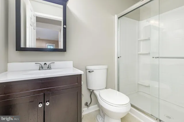 a view of empty room with window