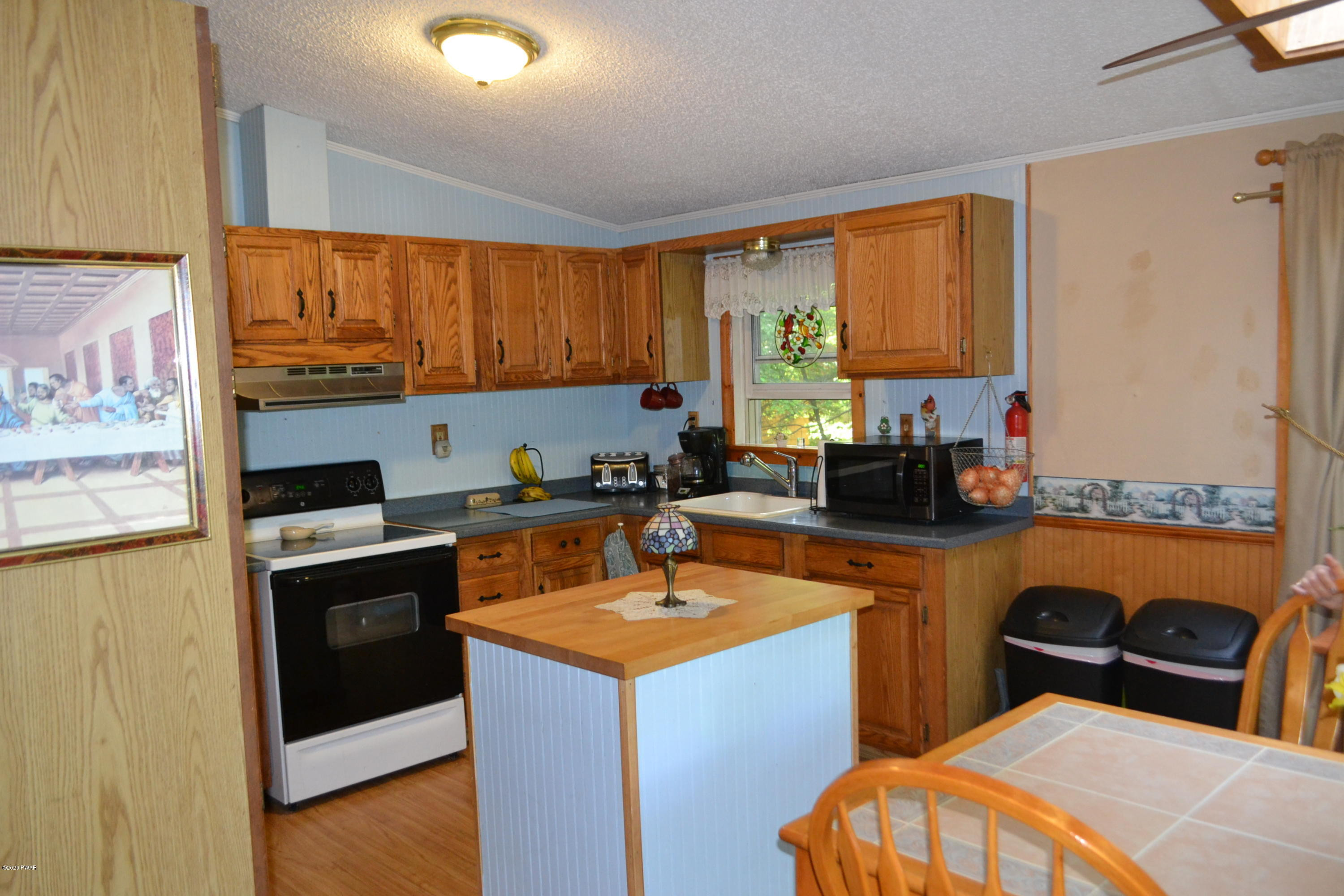 137 Deerfoot Road Lake Ariel, PA 18436 - Photo 10 of 40 Kitchen