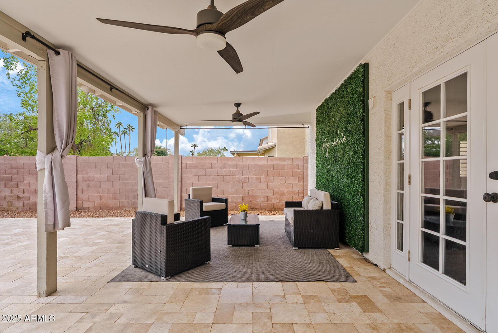 861 West Shellfish Drive Gilbert, AZ 85233 - Photo 24 of 30 a living room with furniture
