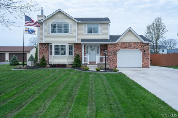 $419,777 | 7182 Winbert Drive, Wheatfield, NY 14120