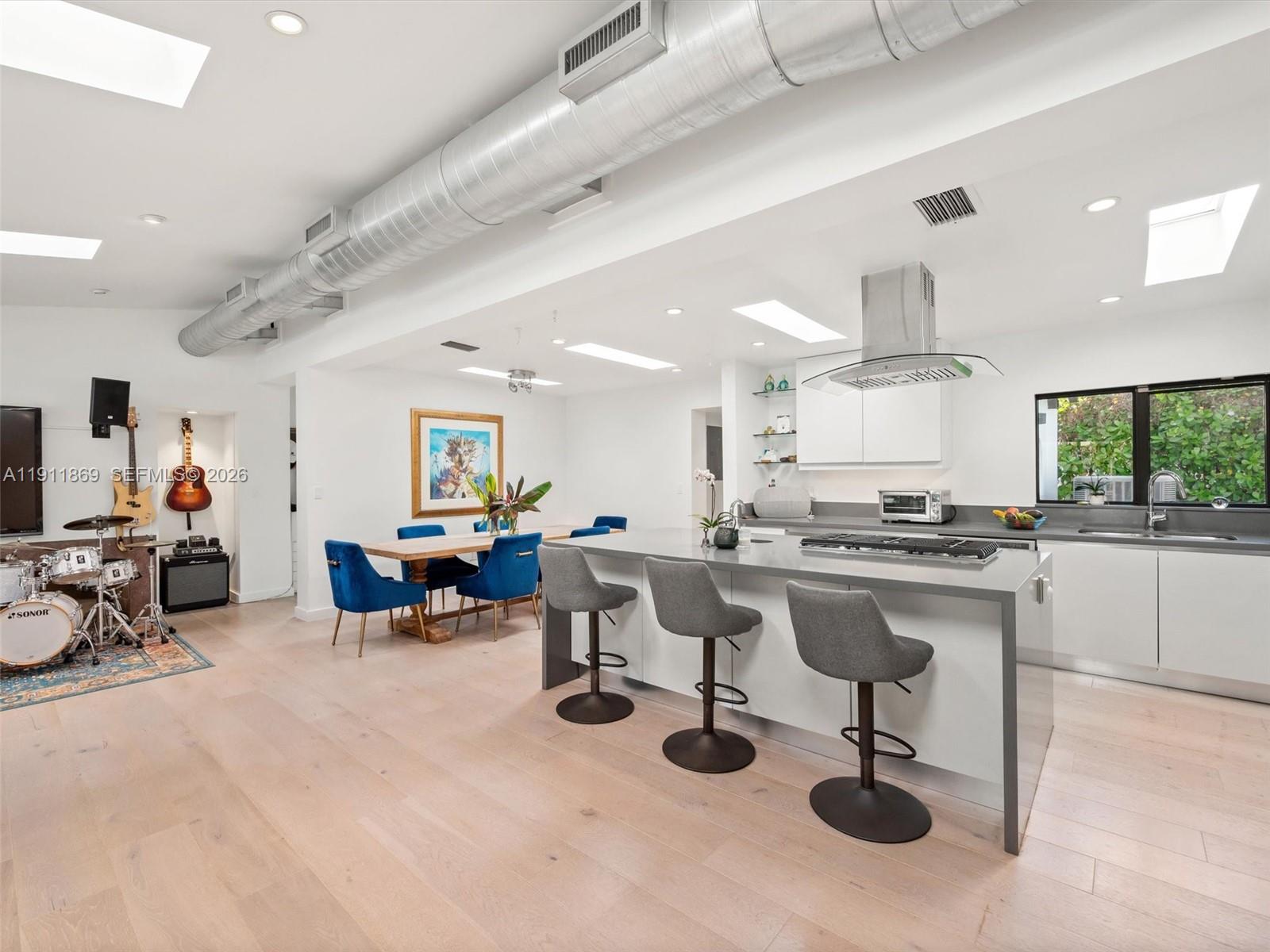 151 Northwest 87th Street El Portal, FL 33150 - Photo 6 of 19