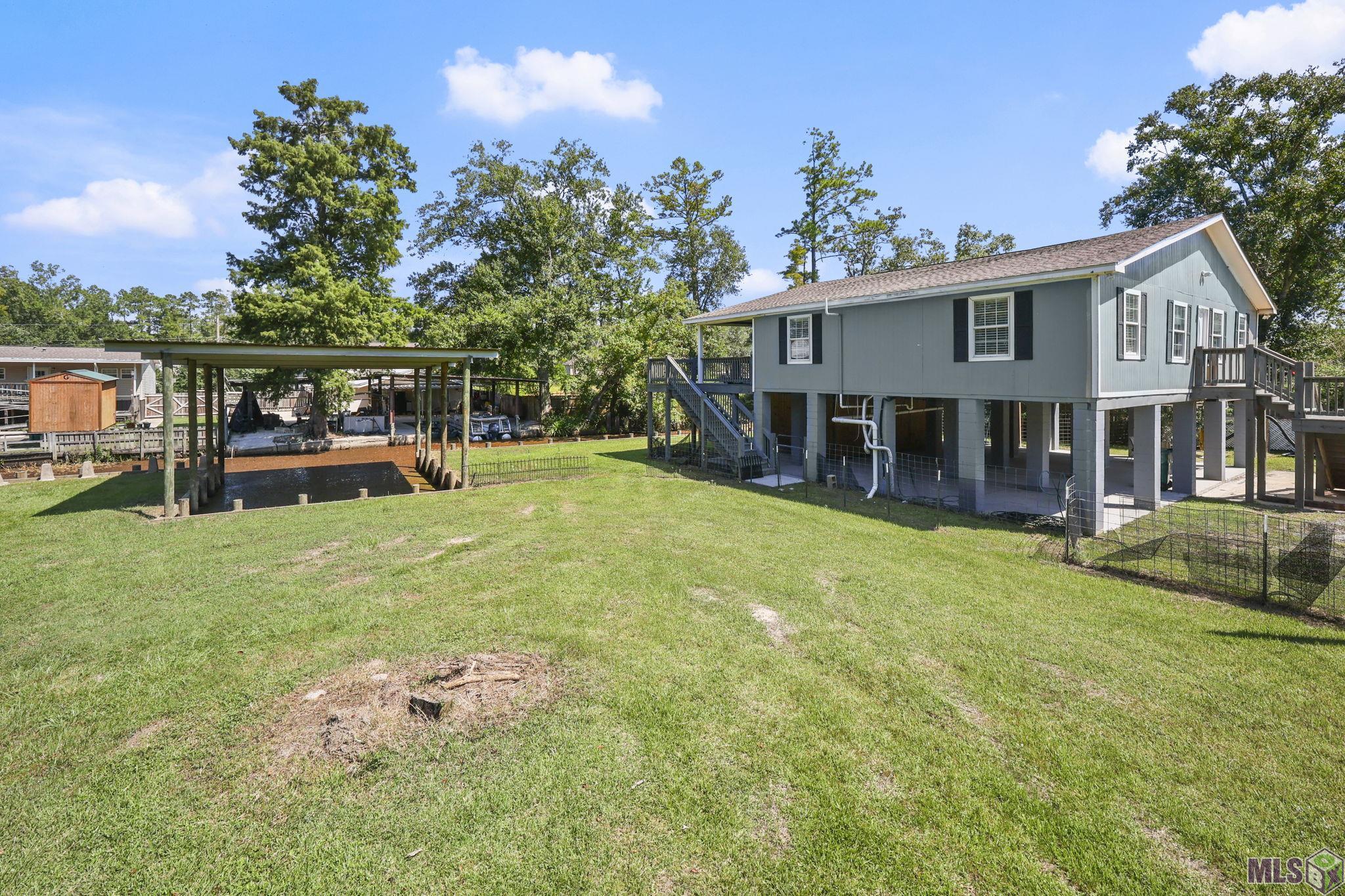 32027 Pats Lane Springfield, LA 70462 - Photo 2 of 16