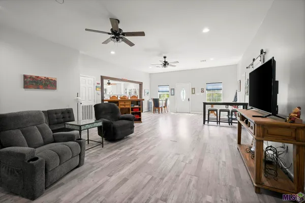 $290,000 | 32027 Pats Lane, Springfield, LA 70462