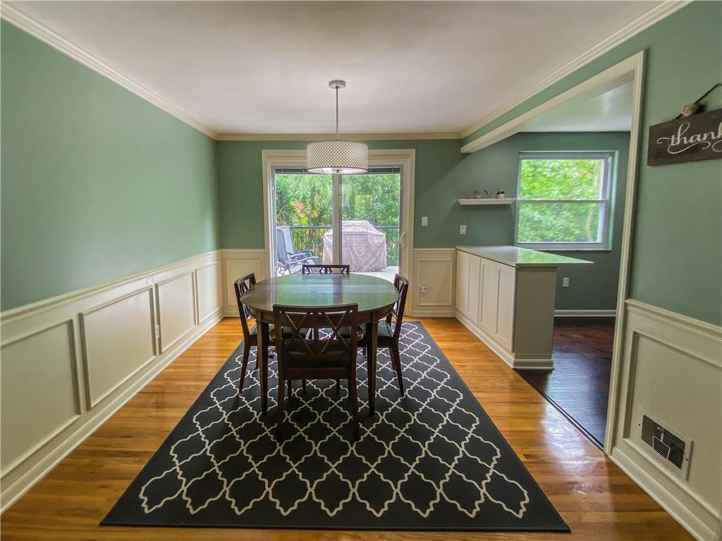 582 Filmore Road Pittsburgh, PA 15221 - Photo 4 of 25