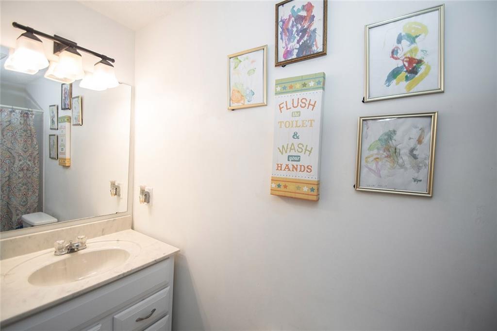10338 Rouark Lane Indianapolis, IN 46229 - Photo 17 of 40 Gallery Image 17