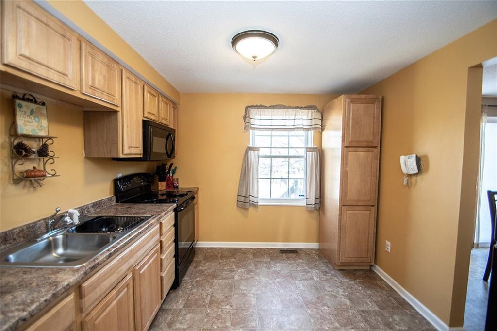 10338 Rouark Lane Indianapolis, IN 46229 - Photo 5 of 40 Gallery Image 5