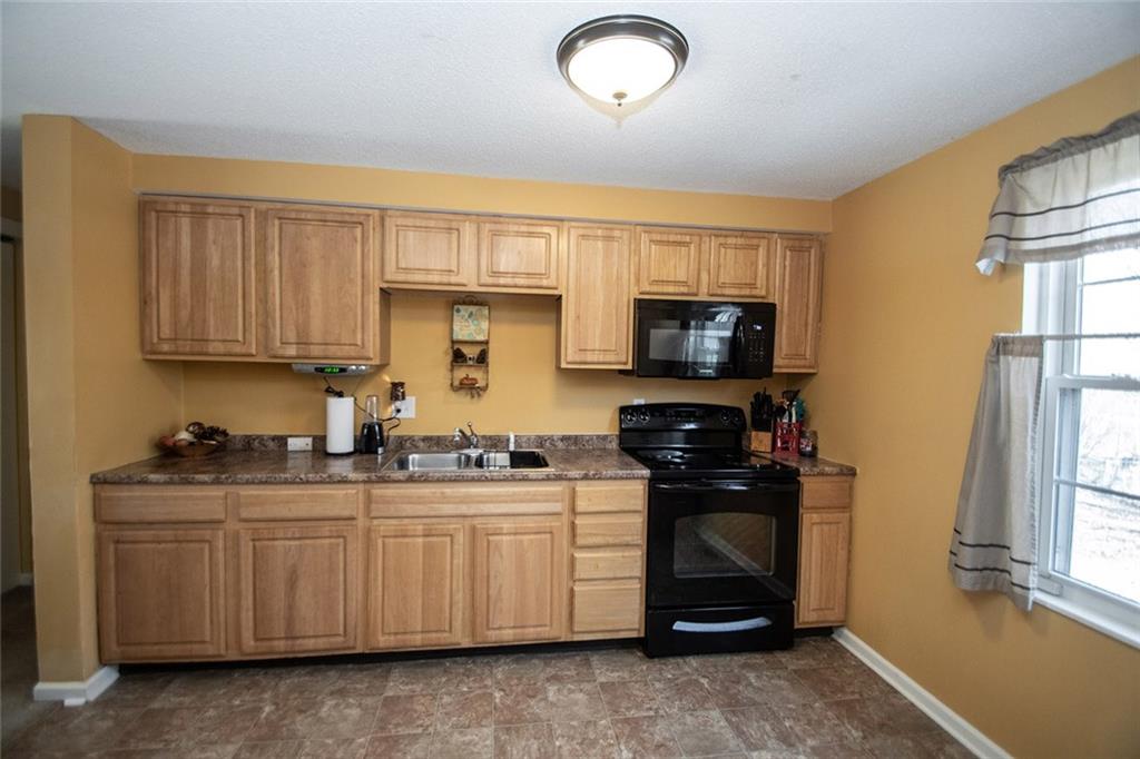 10338 Rouark Lane Indianapolis, IN 46229 - Photo 6 of 40 Gallery Image 6