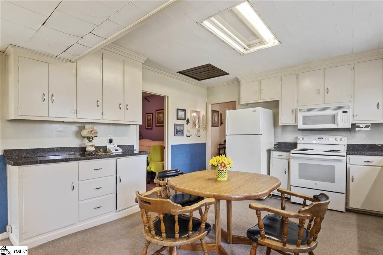 391 South Bennetts Bridge Road Greer, SC 29651 - Photo 14 of 28 Gallery Image 14