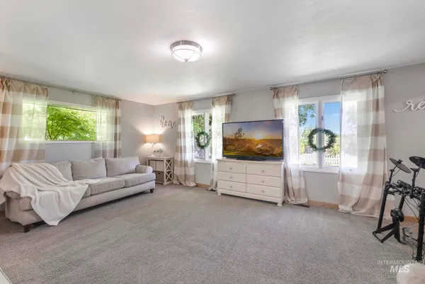 $799,999 | 564 Blue Lakes Boulevard, Twin Falls, ID 83301