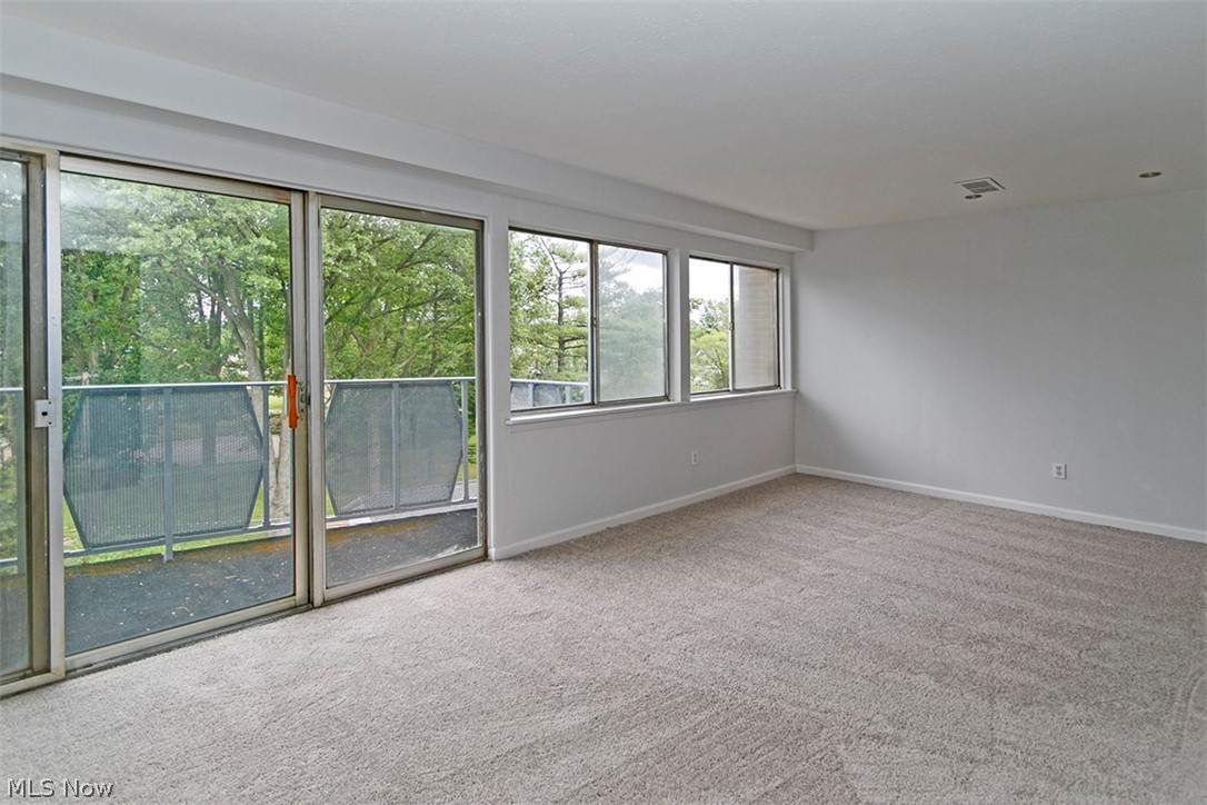 6640 Pearl Road, Unit 504 Cleveland, OH 44130 - Photo 3 of 8