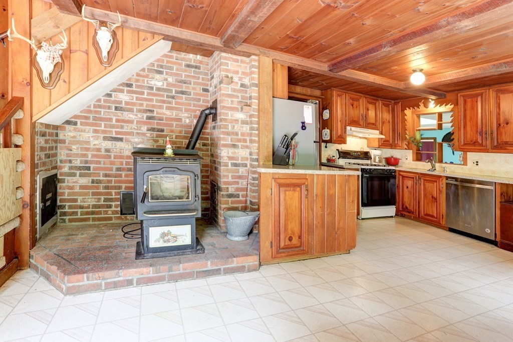 8 South Cross Road Gill, MA 01354 - Photo 5 of 29 Gallery Image 5
