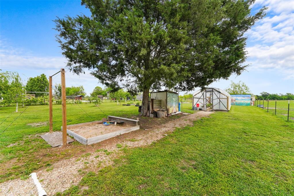 1414 Rs County Road 1605 Point, TX 75472 - Photo 34 of 40