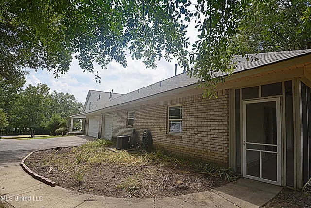 $635,000 | 6620 Vaiden Road, Hernando, MS 38632