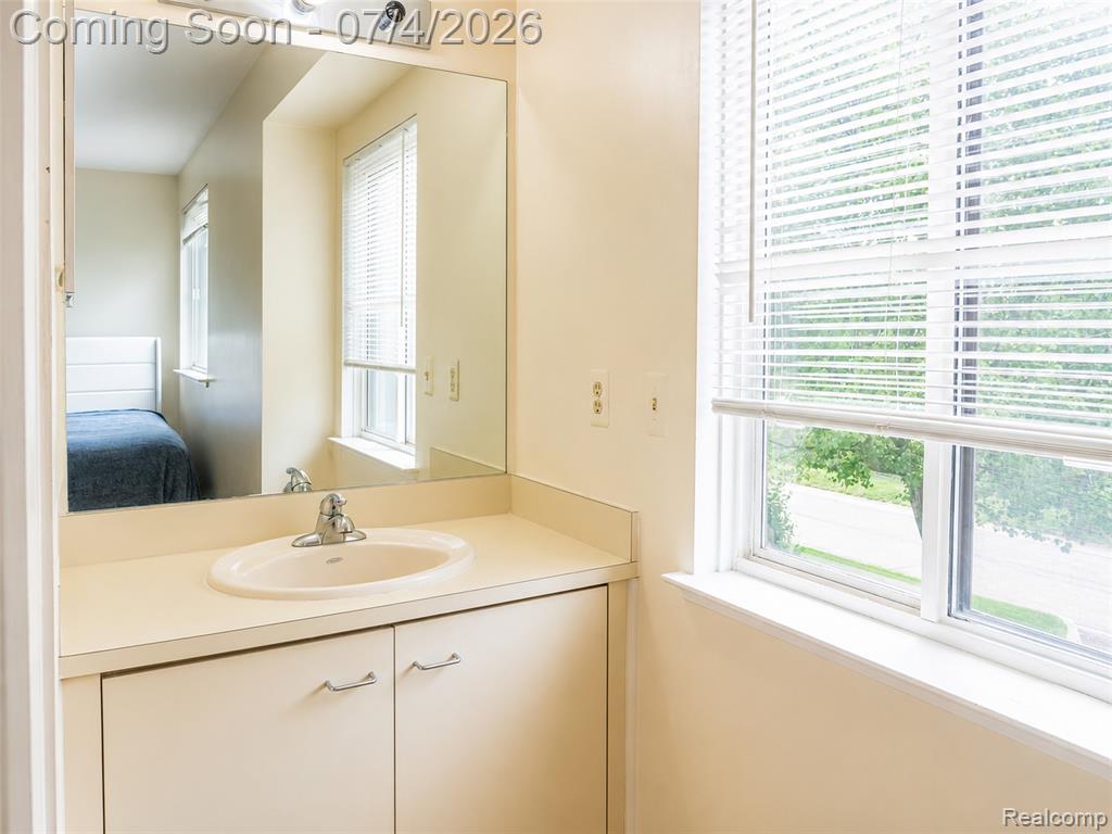 754 Ashley Circle Rochester, MI 48307 - Photo 24 of 34