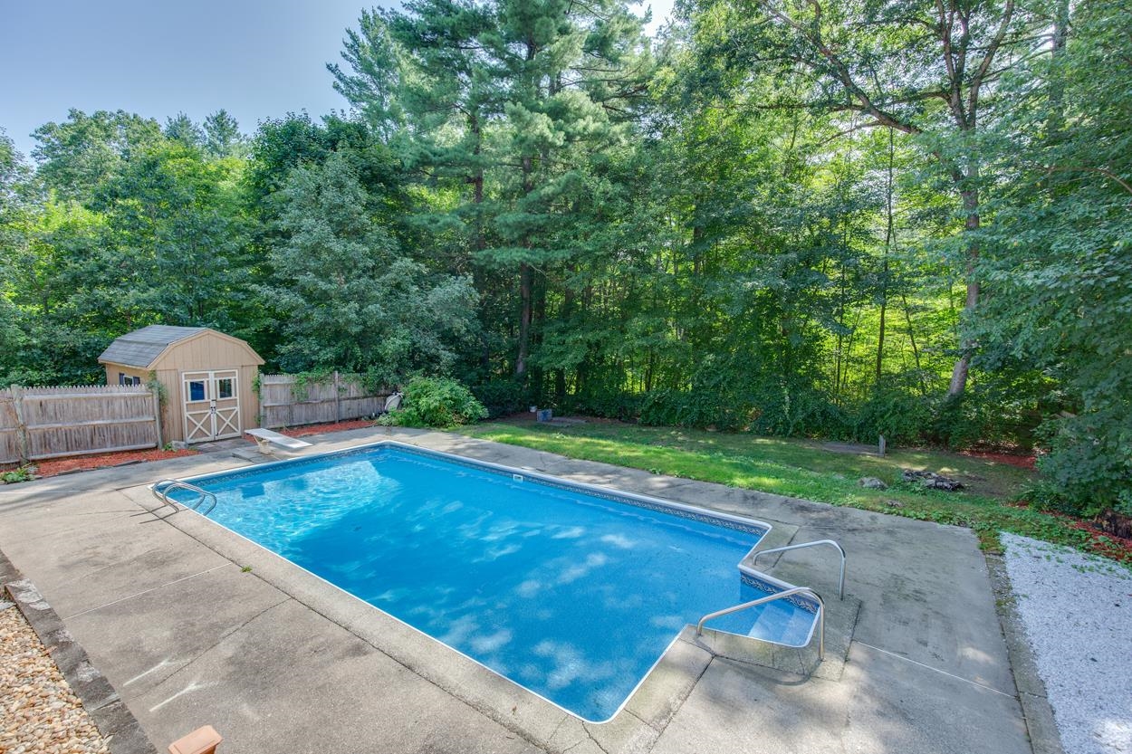 58 New Searles Road Nashua, NH 03062 - Photo 5 of 33 Gallery Image 5