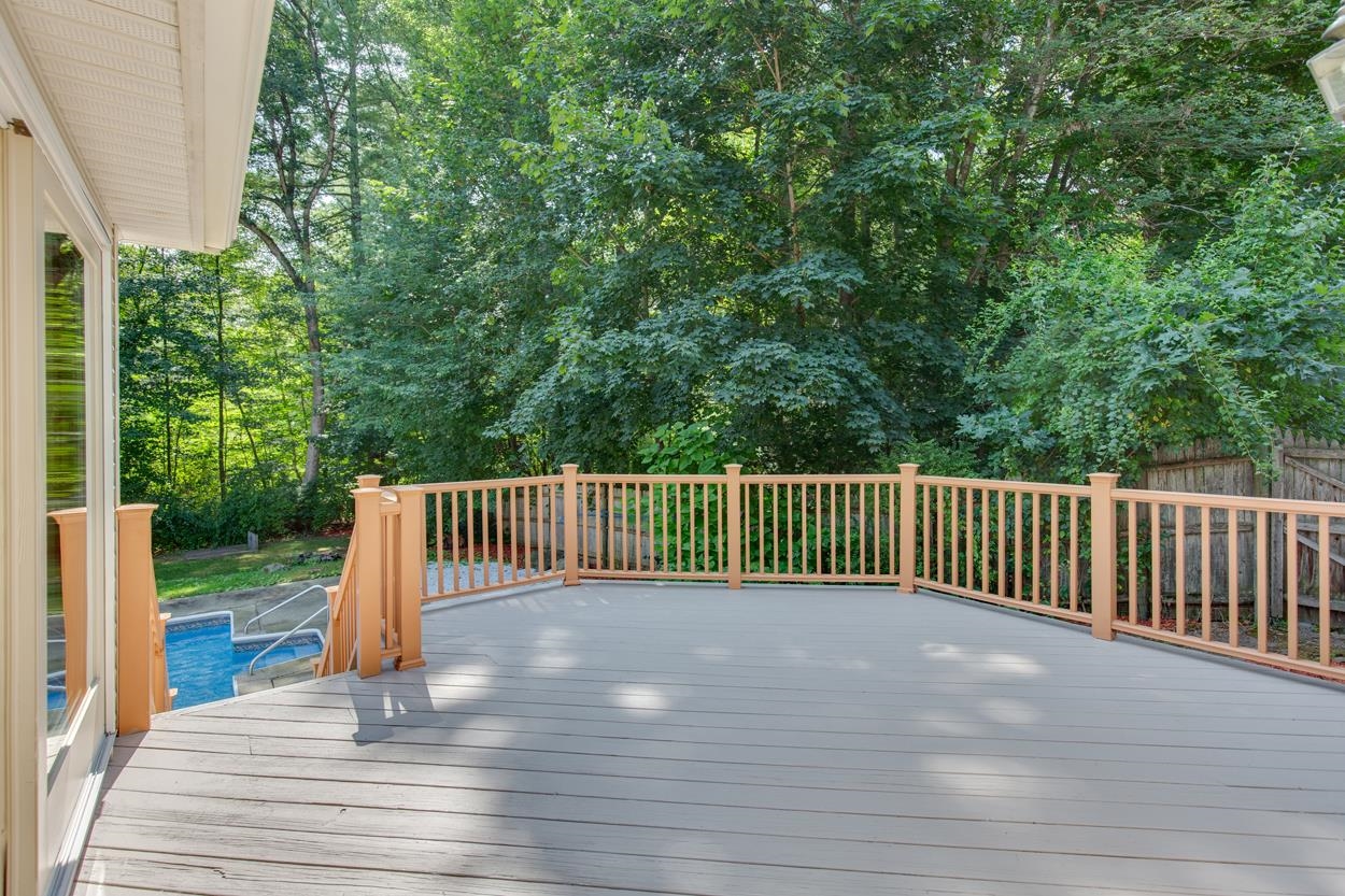 58 New Searles Road Nashua, NH 03062 - Photo 9 of 33 Gallery Image 9