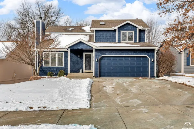 $359,900 | 2921 South Kensington Road, Lawrence, KS 66046