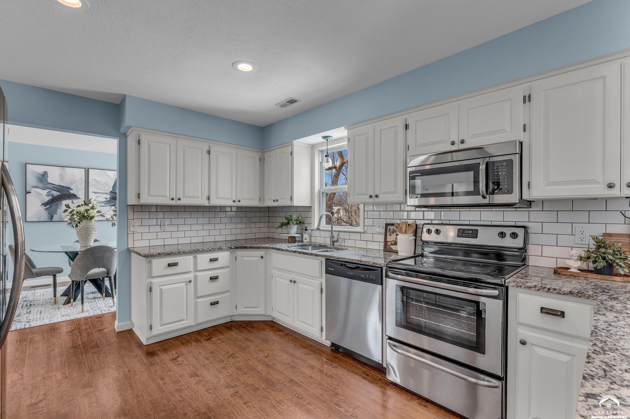 2921 South Kensington Road Lawrence, KS 66046 - Photo 12 of 42