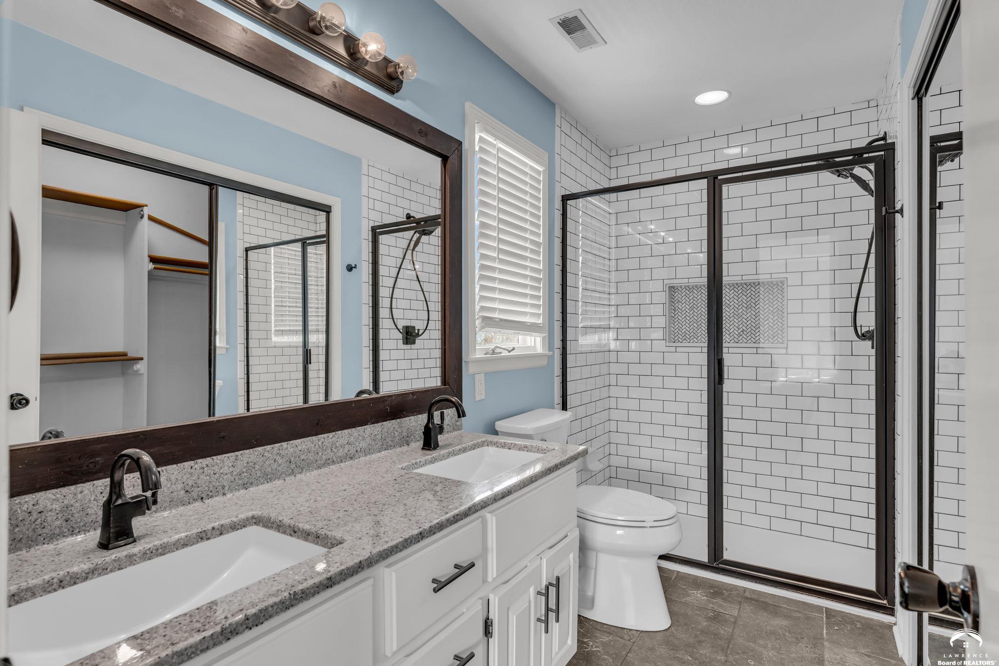 2921 South Kensington Road Lawrence, KS 66046 - Photo 20 of 42