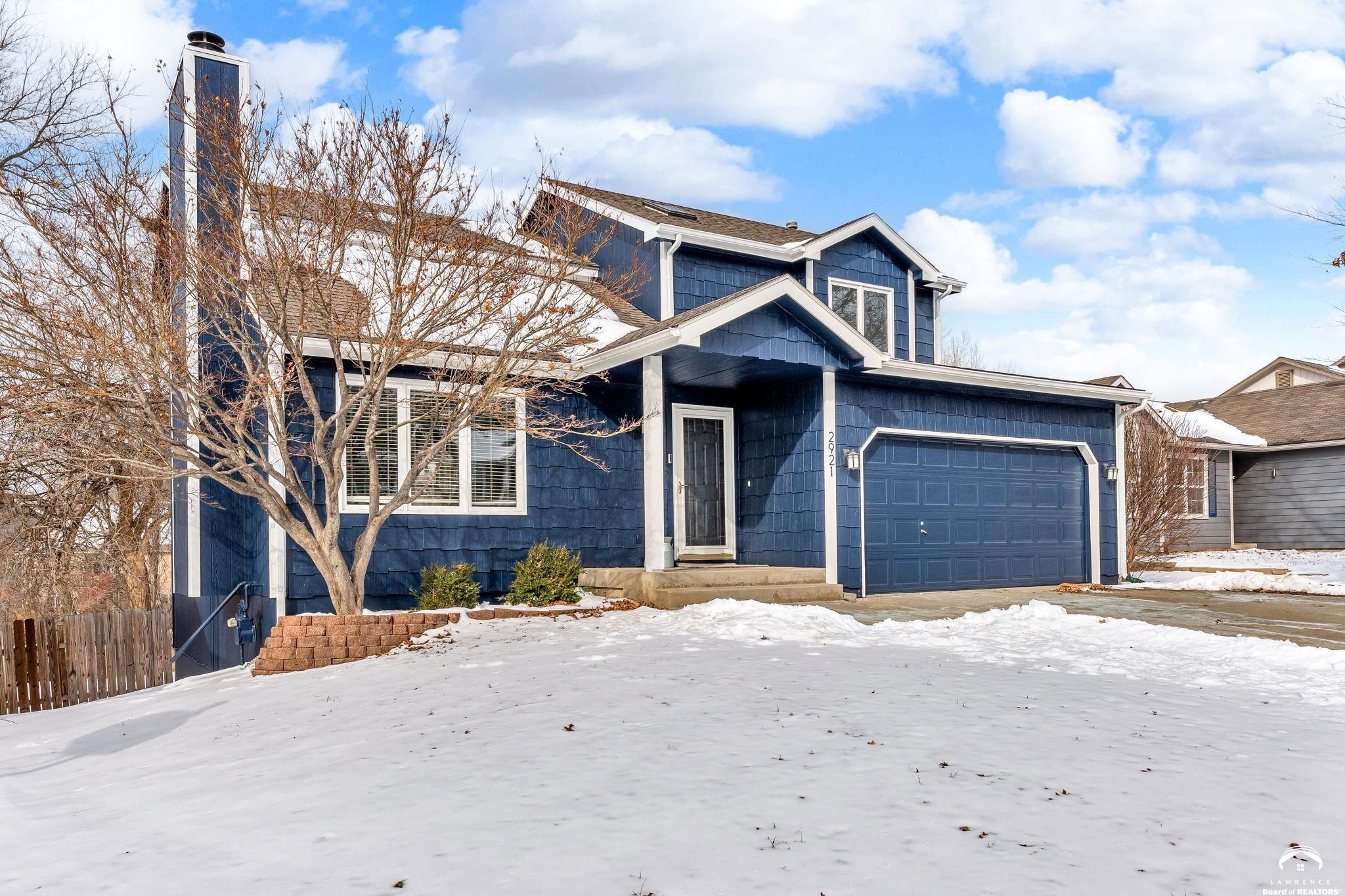 2921 South Kensington Road Lawrence, KS 66046 - Photo 2 of 42