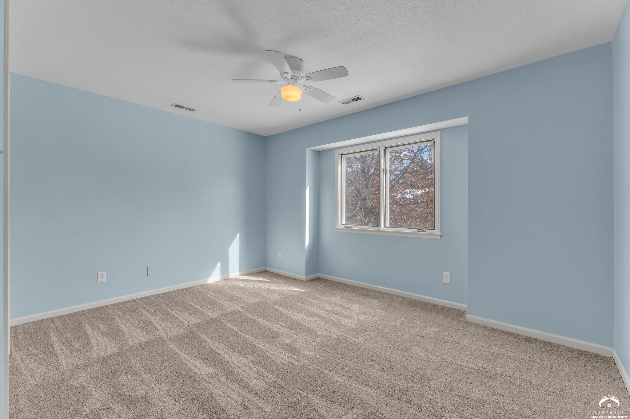 2921 South Kensington Road Lawrence, KS 66046 - Photo 22 of 42