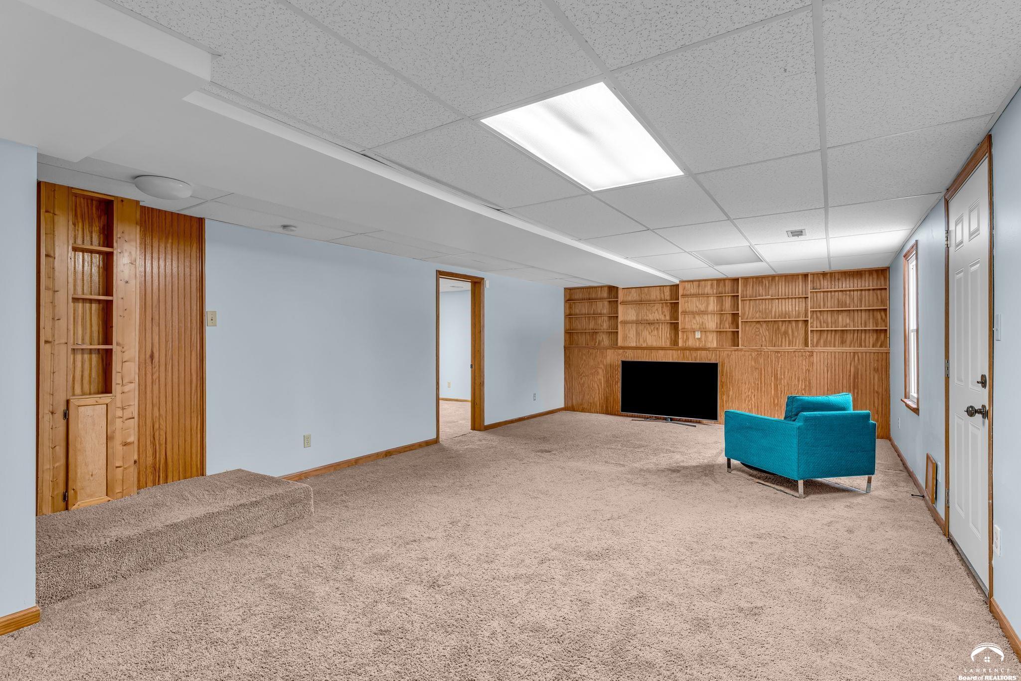 2921 South Kensington Road Lawrence, KS 66046 - Photo 28 of 42