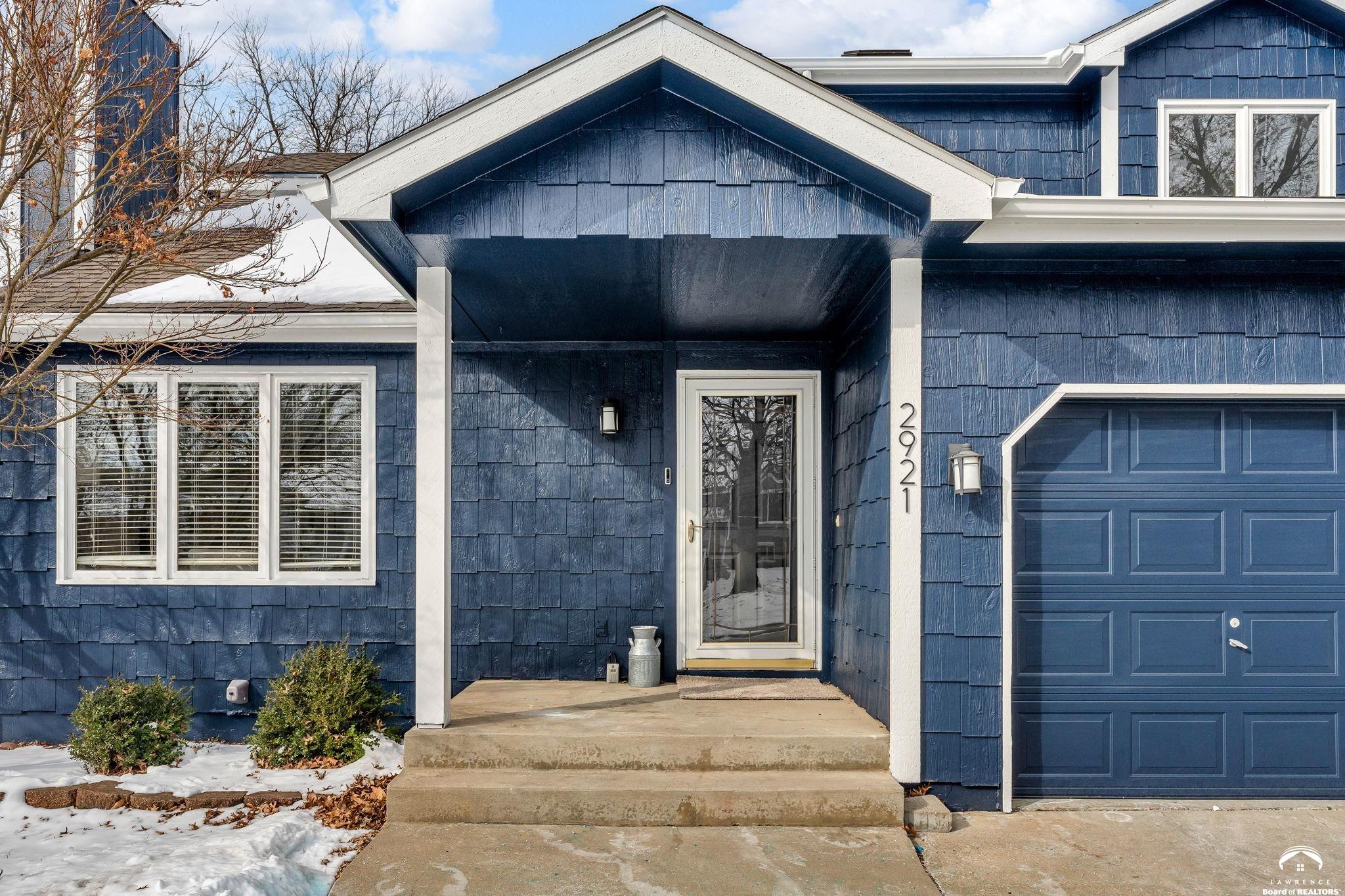 2921 South Kensington Road Lawrence, KS 66046 - Photo 3 of 42