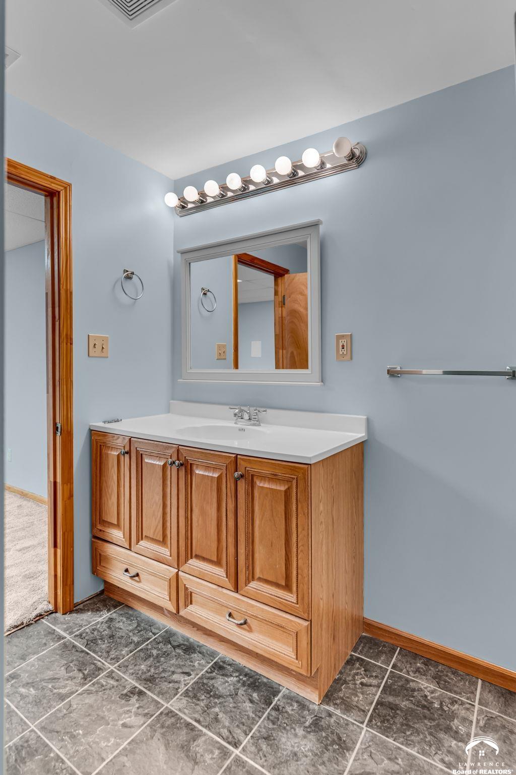 2921 South Kensington Road Lawrence, KS 66046 - Photo 33 of 42