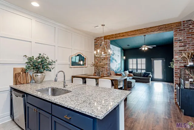 $2,400 | 8110 Stonelake Avenue, Baton Rouge, LA 70820