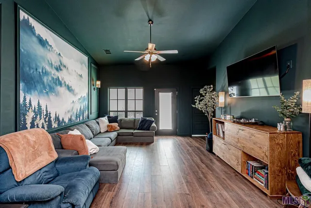 $2,400 | 8110 Stonelake Avenue, Baton Rouge, LA 70820