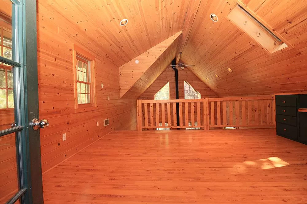 60448 Zuni Road Bend, OR 97702 - Photo 11 of 27 Looking into the loft from balcony...Zun