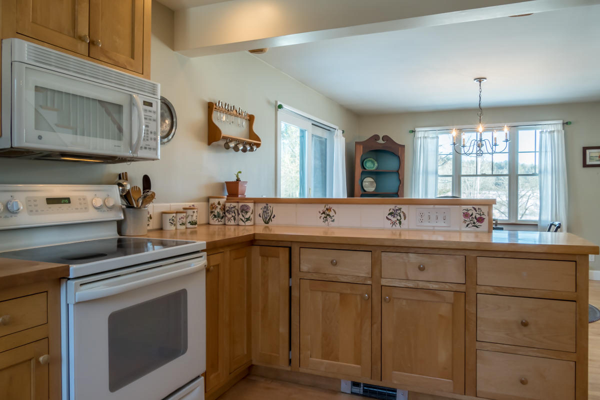 233 Royal Road Pownal, ME 04069 - Photo 6 of 35 6-Kitchen5