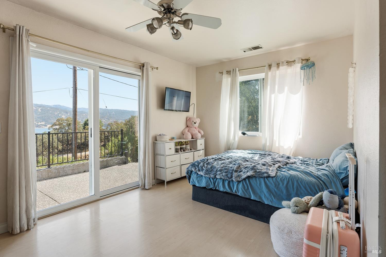 5791 Lake Ridge Road Ukiah, CA 95482 - Photo 12 of 20 Gallery Image 12
