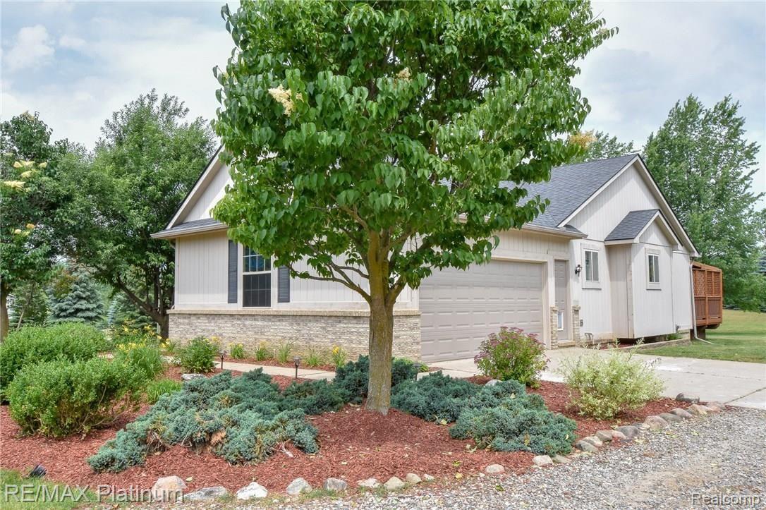 8443 Bergin Road Howell, MI 48843 - Photo 3 of 39 DSC_5560.jpg