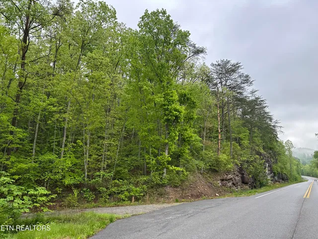 $39,500 | 8472 Highway 25, Jellico, TN 37762