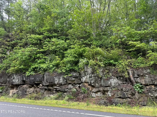 $39,500 | 8472 Highway 25, Jellico, TN 37762